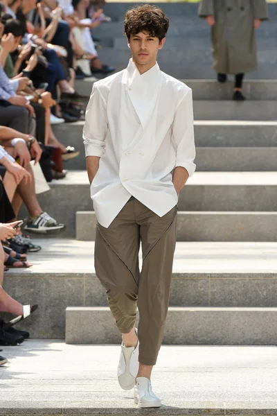 Look 9